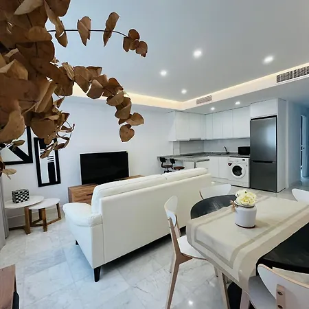 Apartment La *